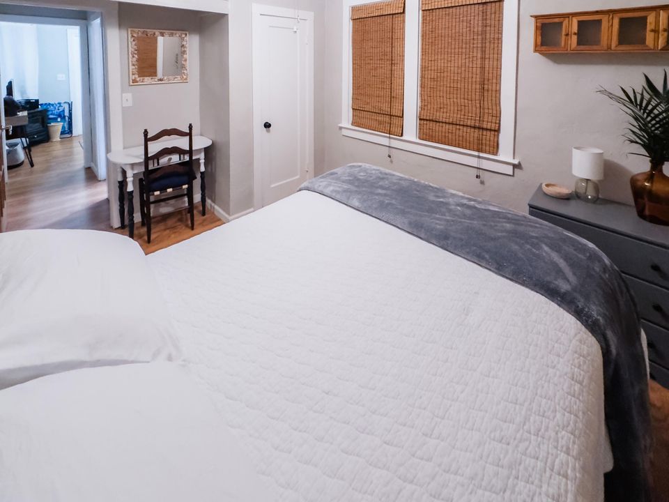 For Sale: $985,000 (3 beds, 2 baths, 1745 Square Feet)