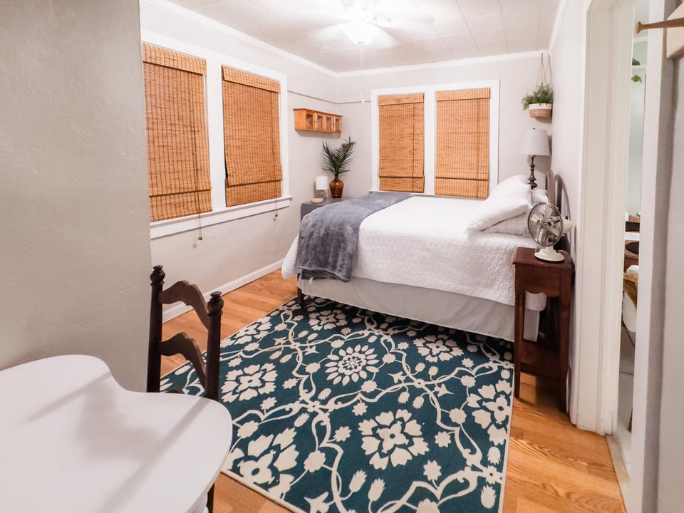 For Sale: $985,000 (3 beds, 2 baths, 1745 Square Feet)