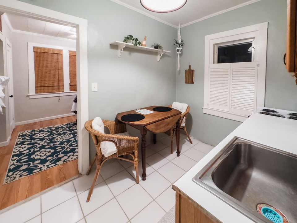 For Sale: $985,000 (3 beds, 2 baths, 1745 Square Feet)