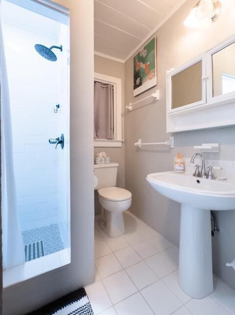 For Sale: $985,000 (3 beds, 2 baths, 1745 Square Feet)