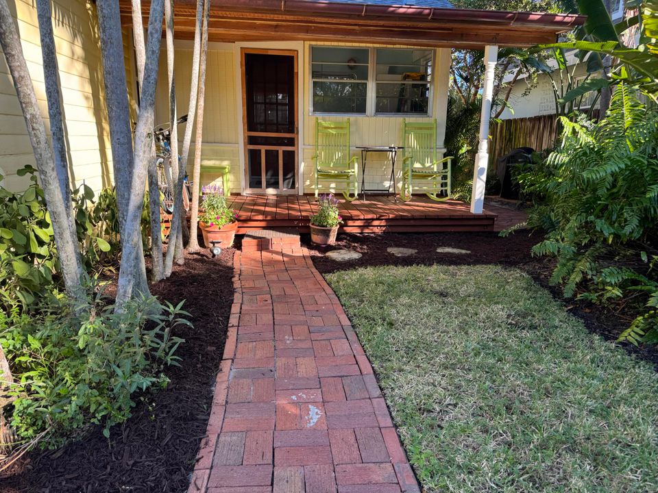 For Sale: $985,000 (3 beds, 2 baths, 1745 Square Feet)