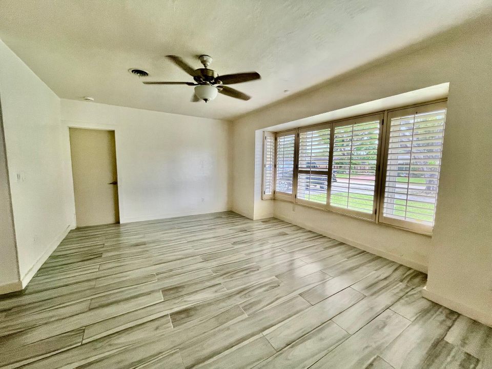 Active With Contract: $725,000 (3 beds, 2 baths, 1762 Square Feet)