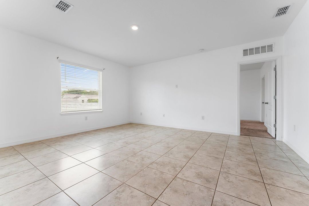 В аренду: $2,700 (3 спален, 2 ванн, 1443 Квадратных фут)