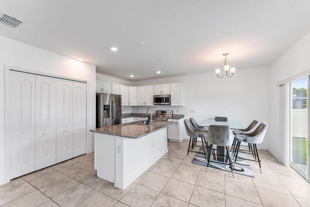 В аренду: $2,700 (3 спален, 2 ванн, 1443 Квадратных фут)