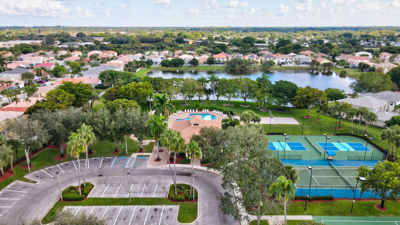 待售: $550,000 (3 贝兹, 2 浴室, 1813 平方英尺)