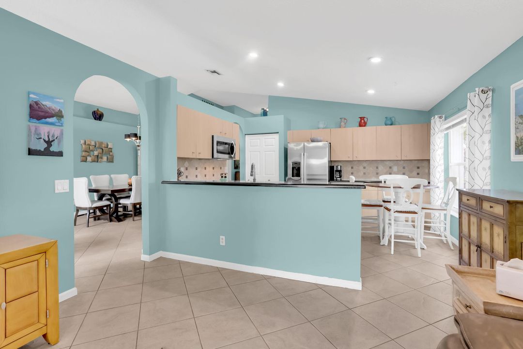 待售: $550,000 (3 贝兹, 2 浴室, 1813 平方英尺)