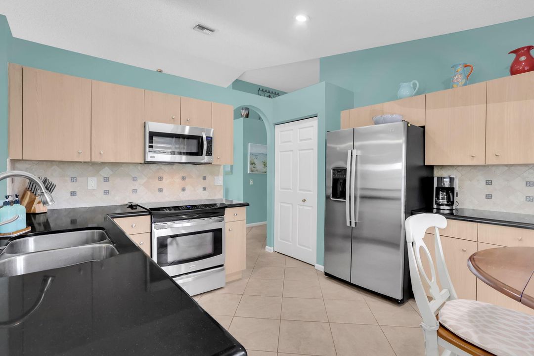 待售: $550,000 (3 贝兹, 2 浴室, 1813 平方英尺)