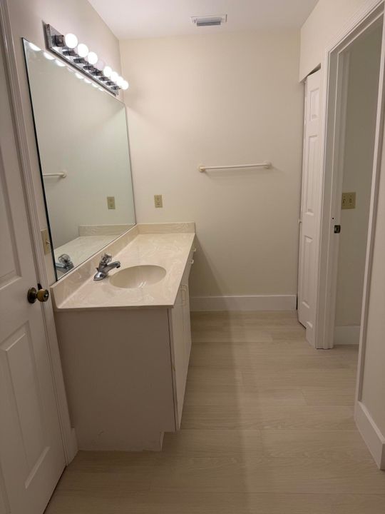 For Rent: $3,600 (3 beds, 2 baths, 1481 Square Feet)