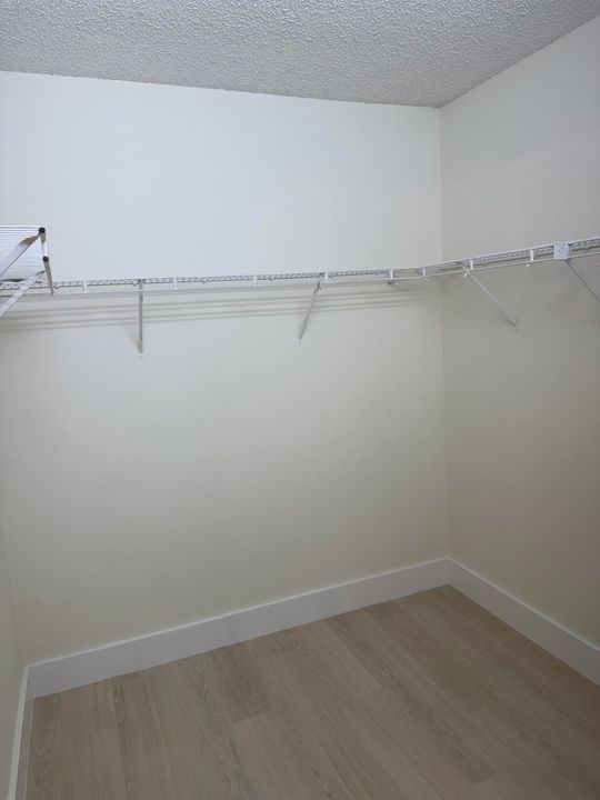 For Rent: $3,600 (3 beds, 2 baths, 1481 Square Feet)