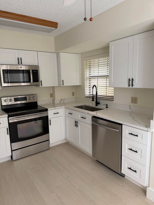 For Rent: $3,600 (3 beds, 2 baths, 1481 Square Feet)