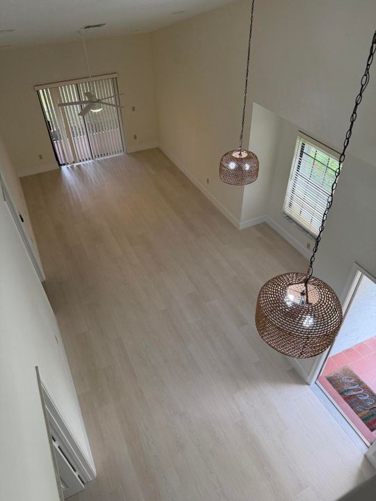 For Rent: $3,600 (3 beds, 2 baths, 1481 Square Feet)