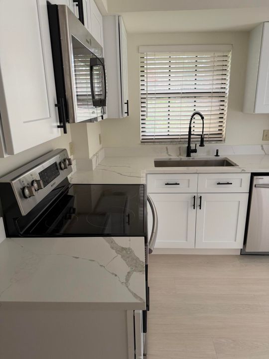 For Rent: $3,600 (3 beds, 2 baths, 1481 Square Feet)