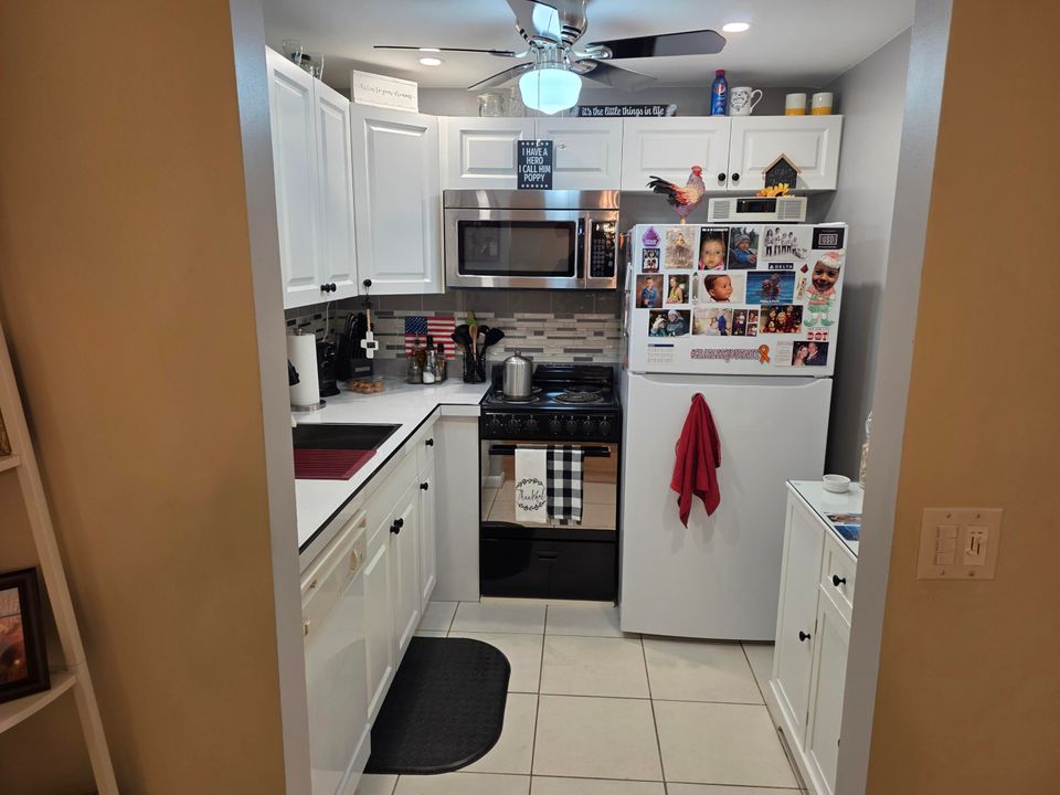 待售: $109,900 (1 贝兹, 1 浴室, 702 平方英尺)