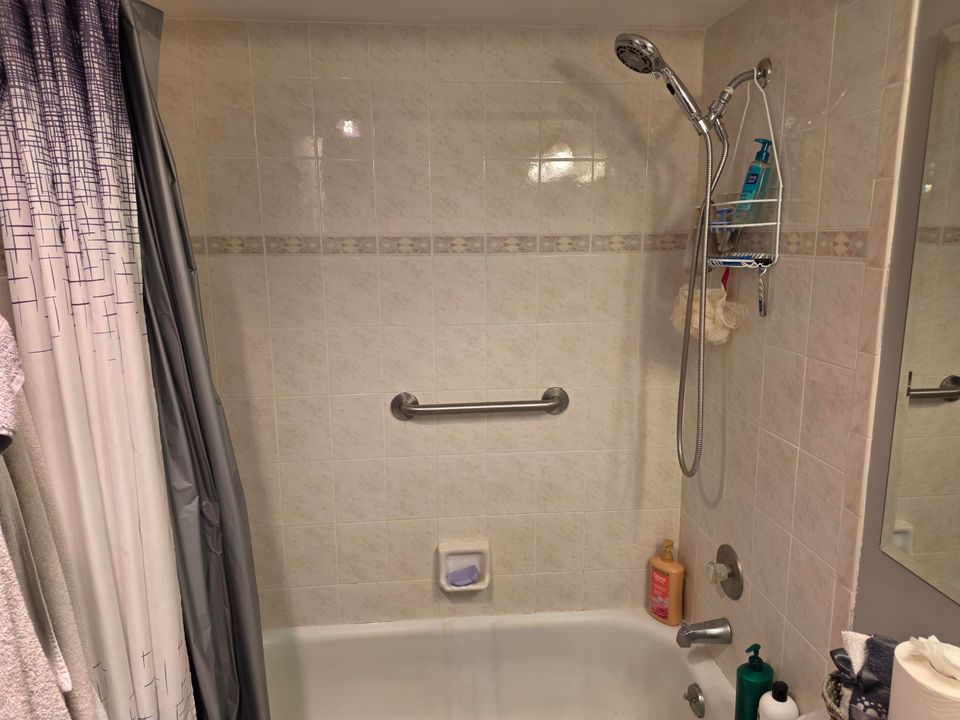 待售: $109,900 (1 贝兹, 1 浴室, 702 平方英尺)