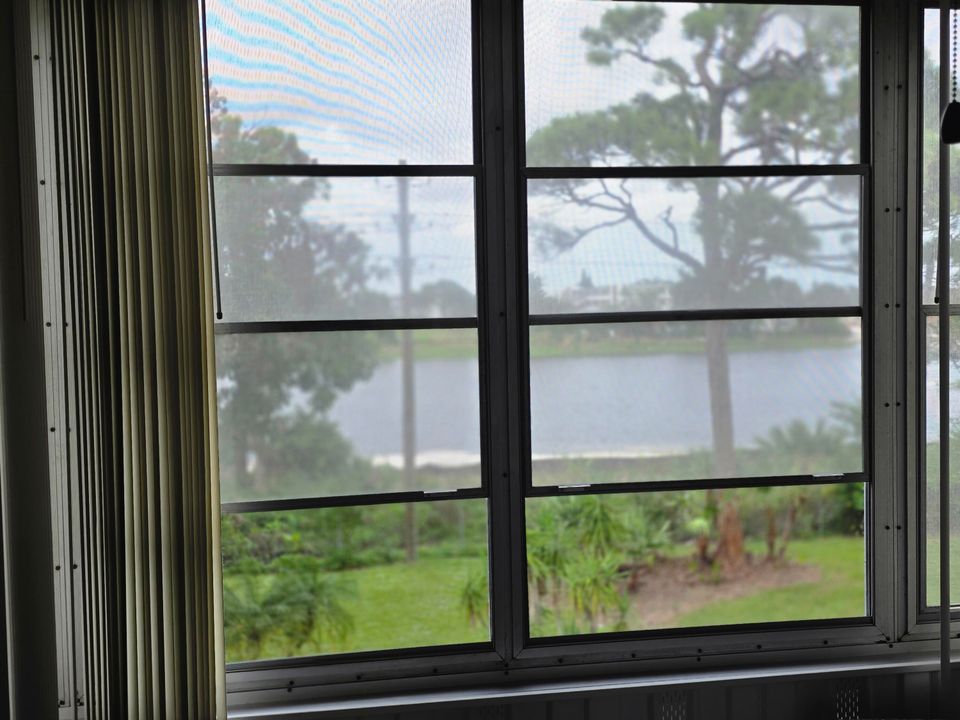 待售: $109,900 (1 贝兹, 1 浴室, 702 平方英尺)