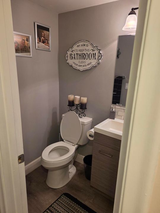 待售: $109,900 (1 贝兹, 1 浴室, 702 平方英尺)