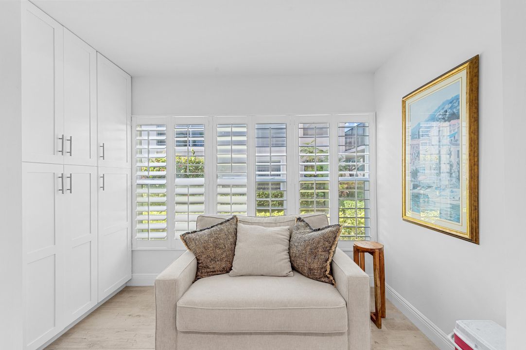 For Sale: $249,900 (2 beds, 2 baths, 1044 Square Feet)