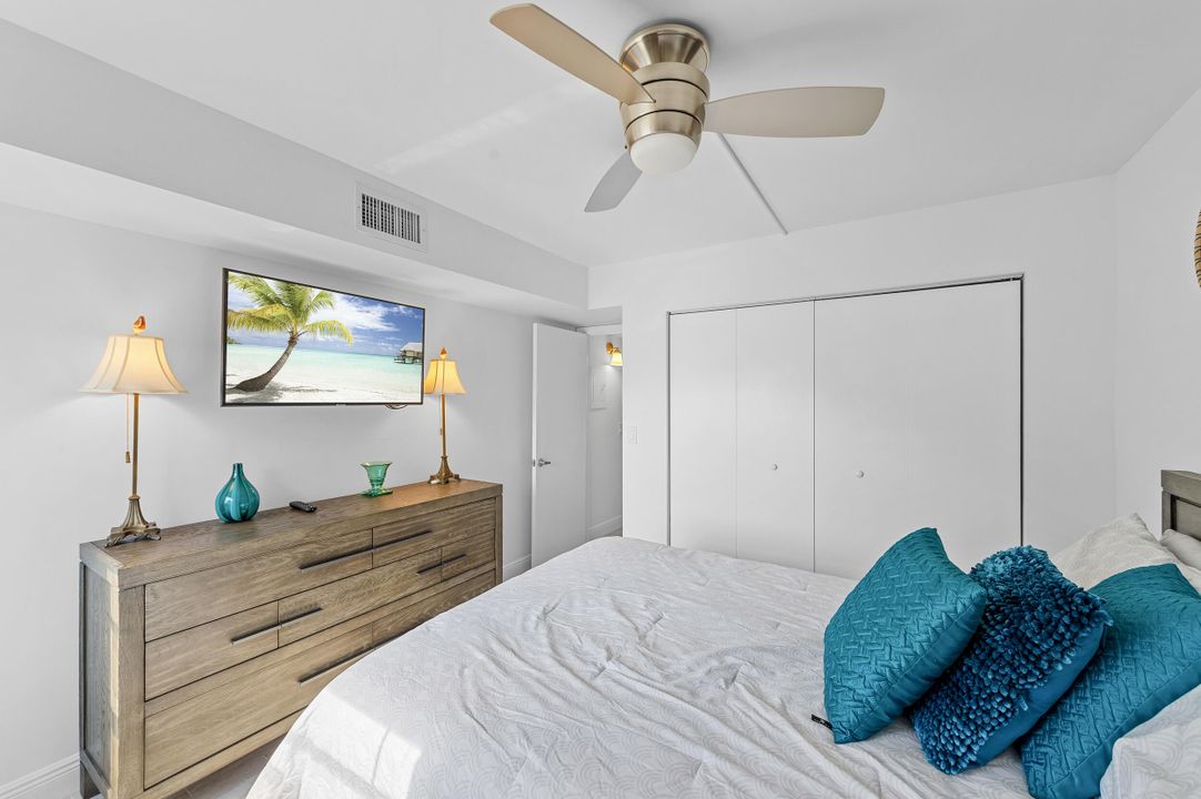 For Sale: $249,900 (2 beds, 2 baths, 1044 Square Feet)