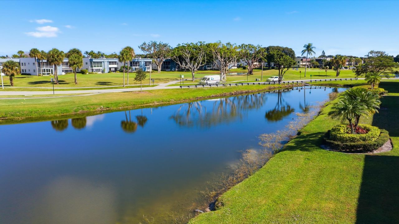 For Sale: $249,900 (2 beds, 2 baths, 1044 Square Feet)