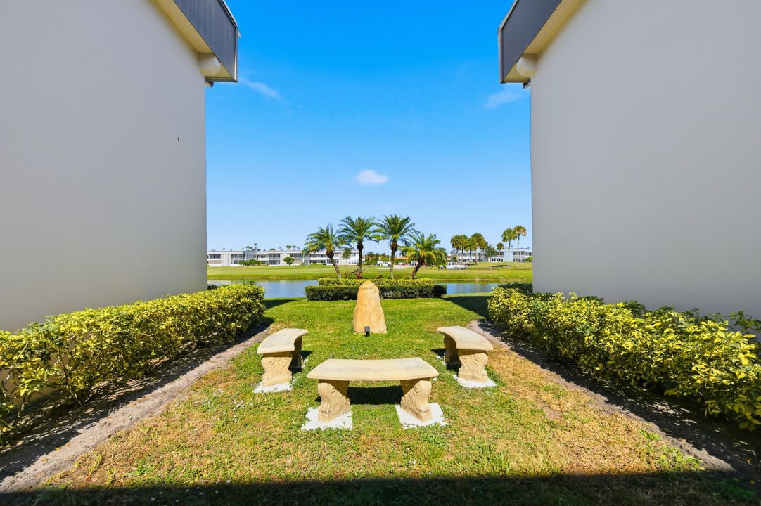 For Sale: $249,900 (2 beds, 2 baths, 1044 Square Feet)