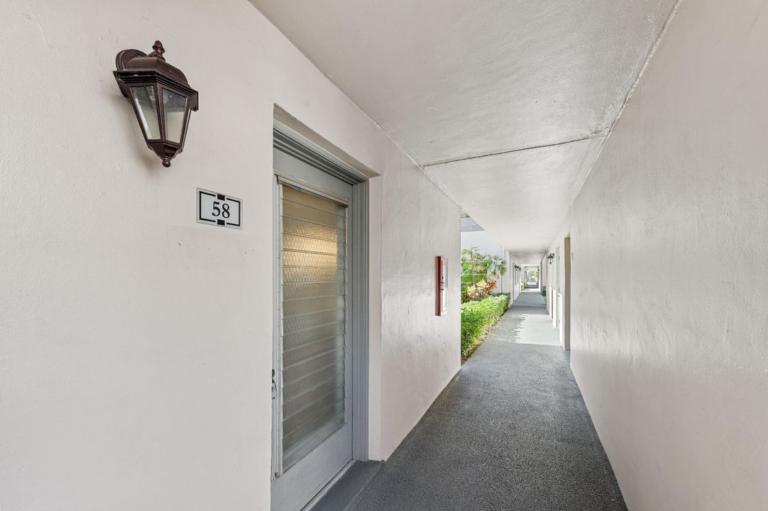 For Sale: $249,900 (2 beds, 2 baths, 1044 Square Feet)