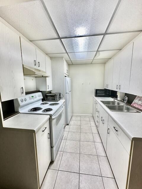 For Rent: $1,495 (1 beds, 1 baths, 738 Square Feet)