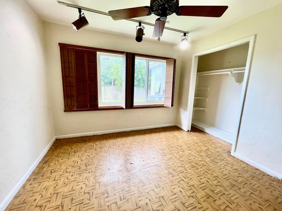 Active With Contract: $725,000 (3 beds, 2 baths, 1762 Square Feet)