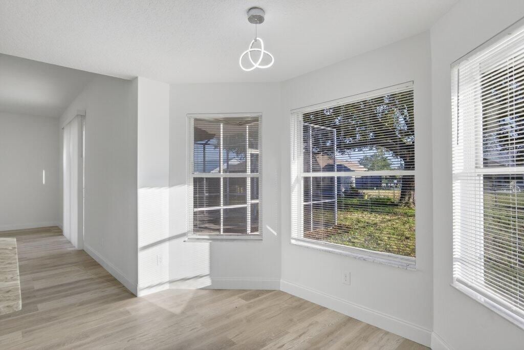 For Sale: $399,900 (3 beds, 2 baths, 1457 Square Feet)