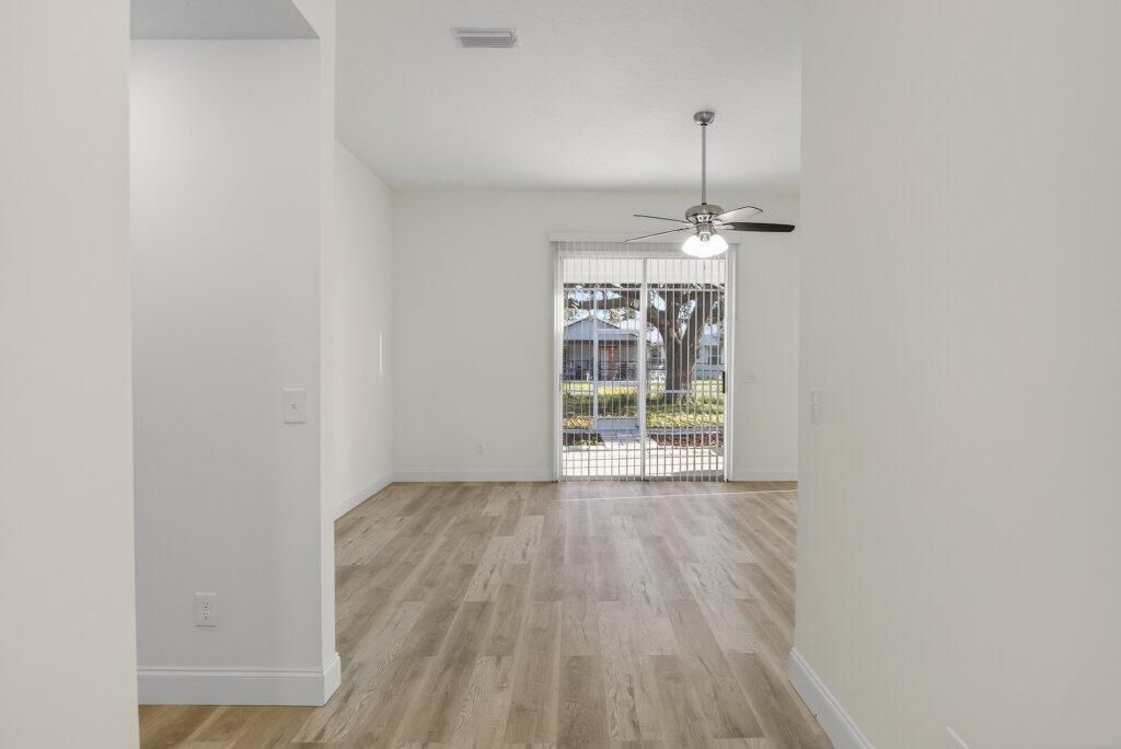 For Sale: $399,900 (3 beds, 2 baths, 1457 Square Feet)