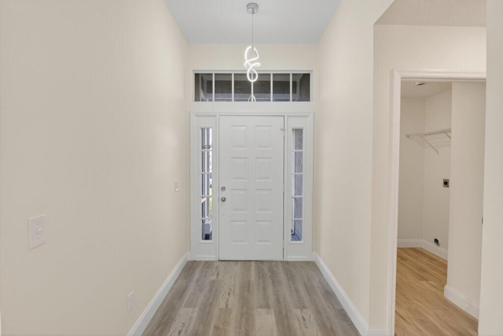 For Sale: $399,900 (3 beds, 2 baths, 1457 Square Feet)