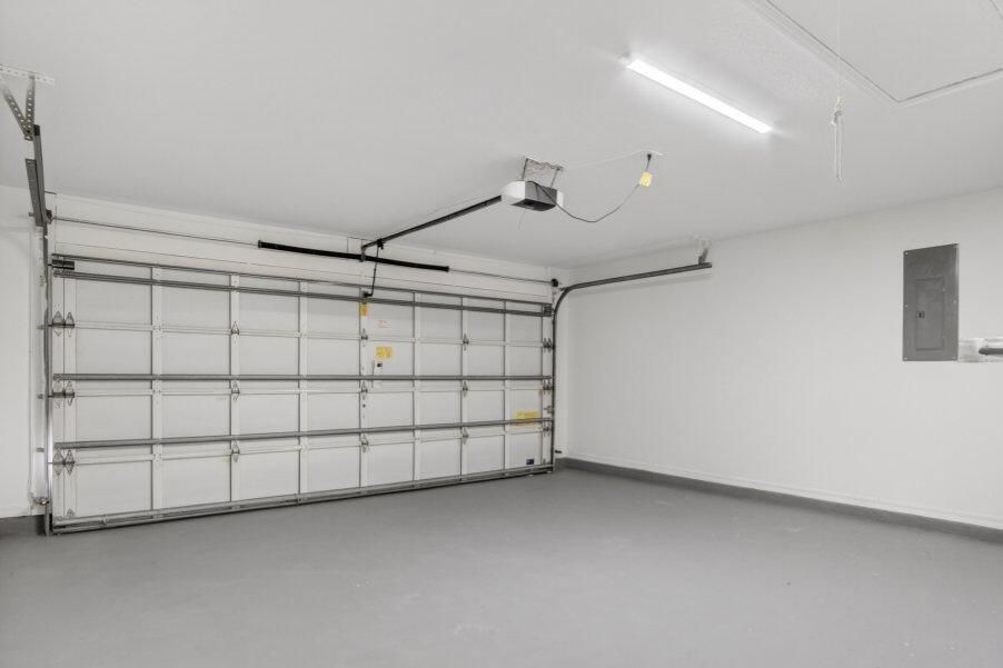 For Sale: $399,900 (3 beds, 2 baths, 1457 Square Feet)