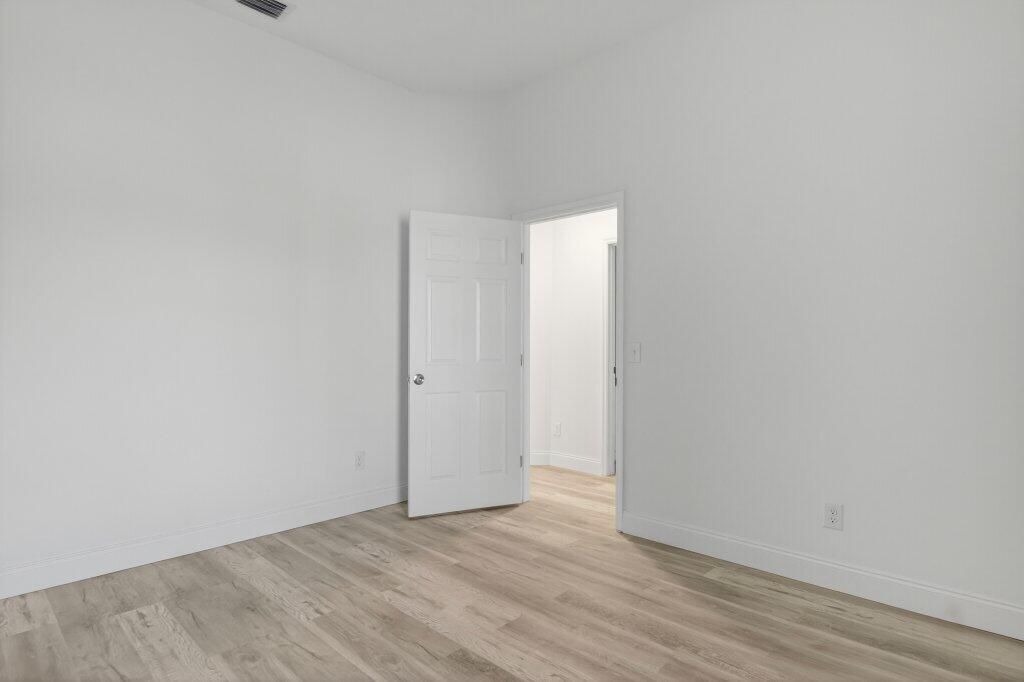 For Sale: $399,900 (3 beds, 2 baths, 1457 Square Feet)