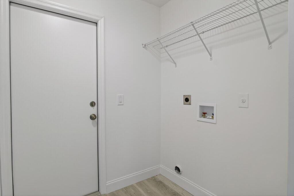 For Sale: $399,900 (3 beds, 2 baths, 1457 Square Feet)