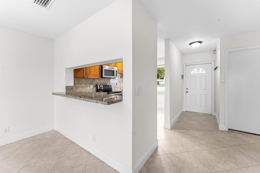 For Sale: $425,000 (3 beds, 2 baths, 1415 Square Feet)