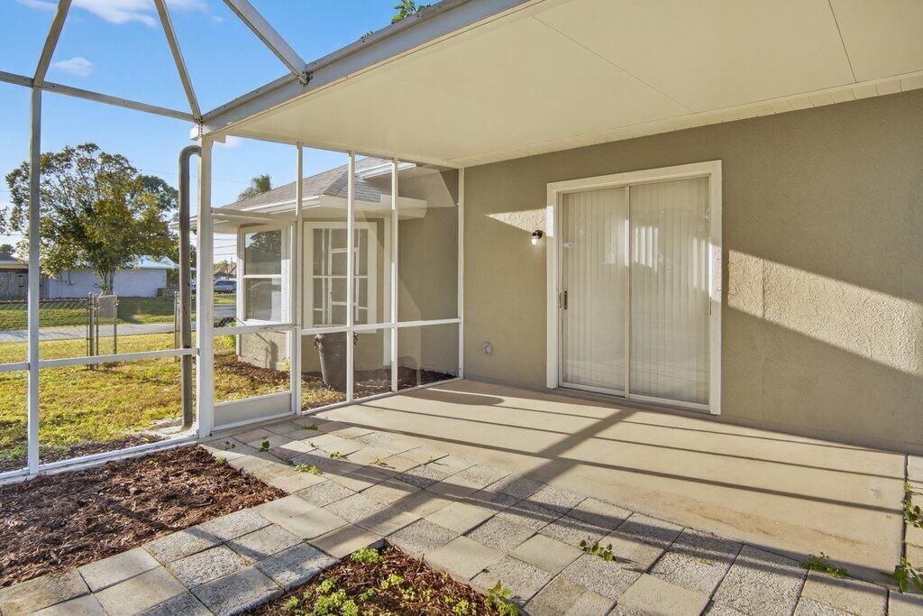 For Sale: $399,900 (3 beds, 2 baths, 1457 Square Feet)