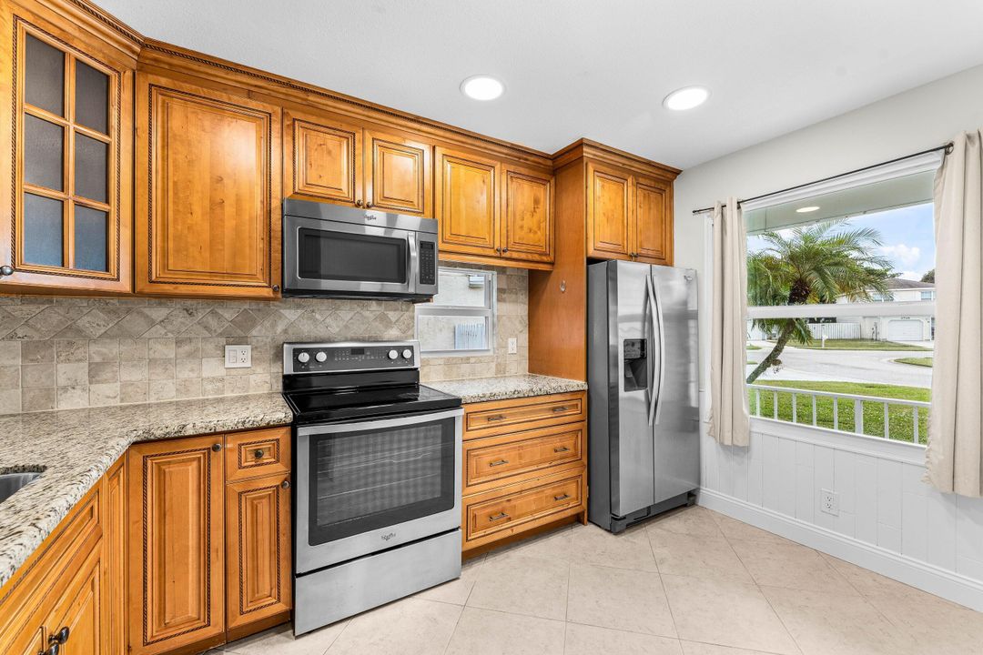 For Sale: $425,000 (3 beds, 2 baths, 1415 Square Feet)