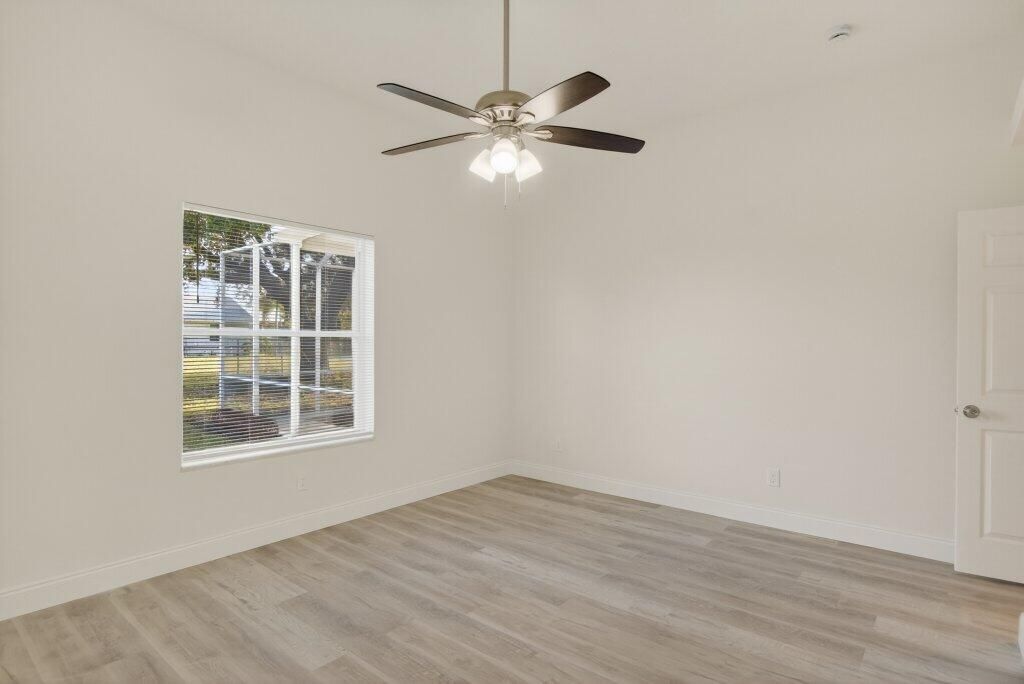 For Sale: $399,900 (3 beds, 2 baths, 1457 Square Feet)