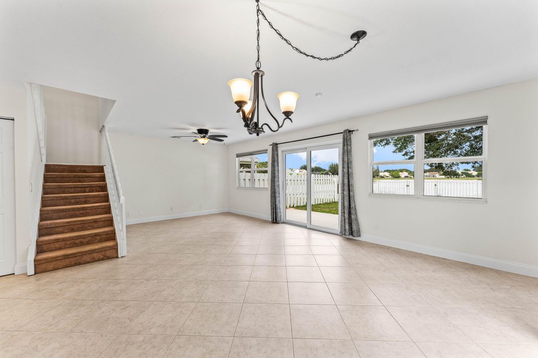 For Sale: $425,000 (3 beds, 2 baths, 1415 Square Feet)