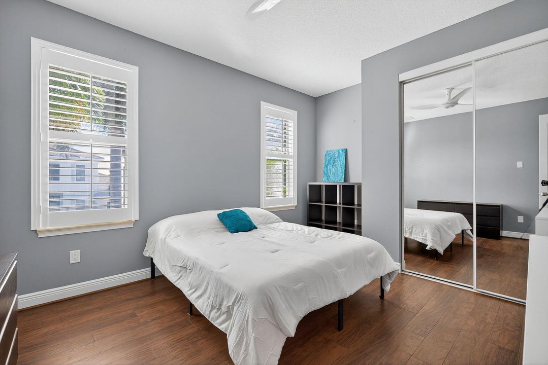 В аренду: $13,900 (4 спален, 3 ванн, 4123 Квадратных фут)