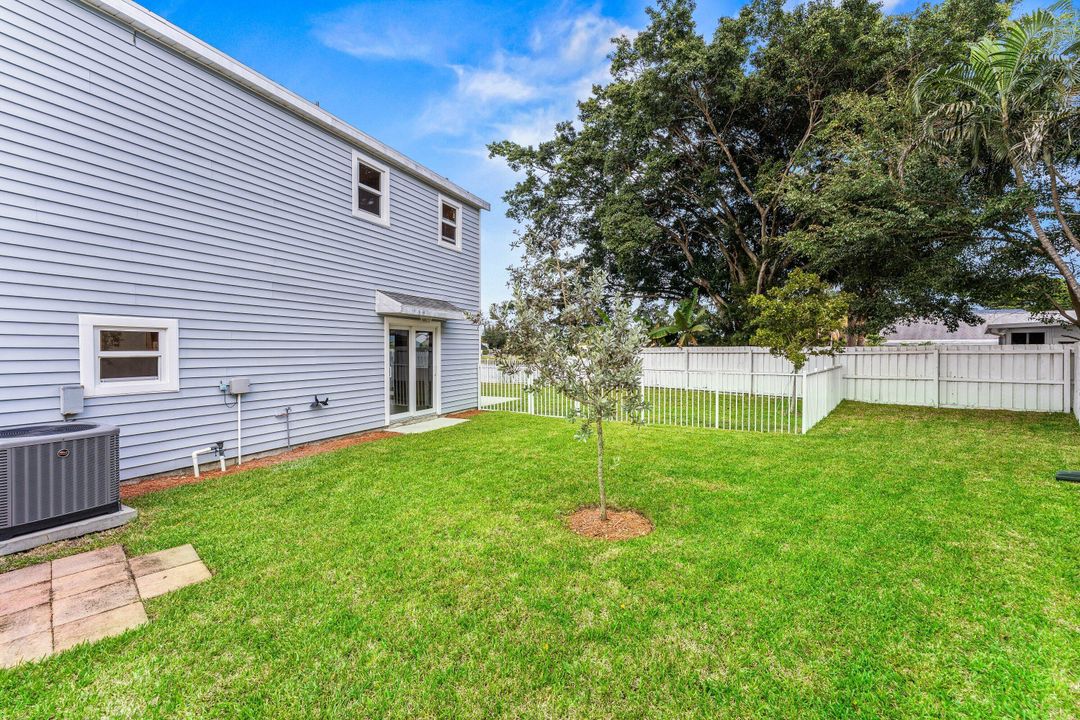 For Sale: $425,000 (3 beds, 2 baths, 1415 Square Feet)