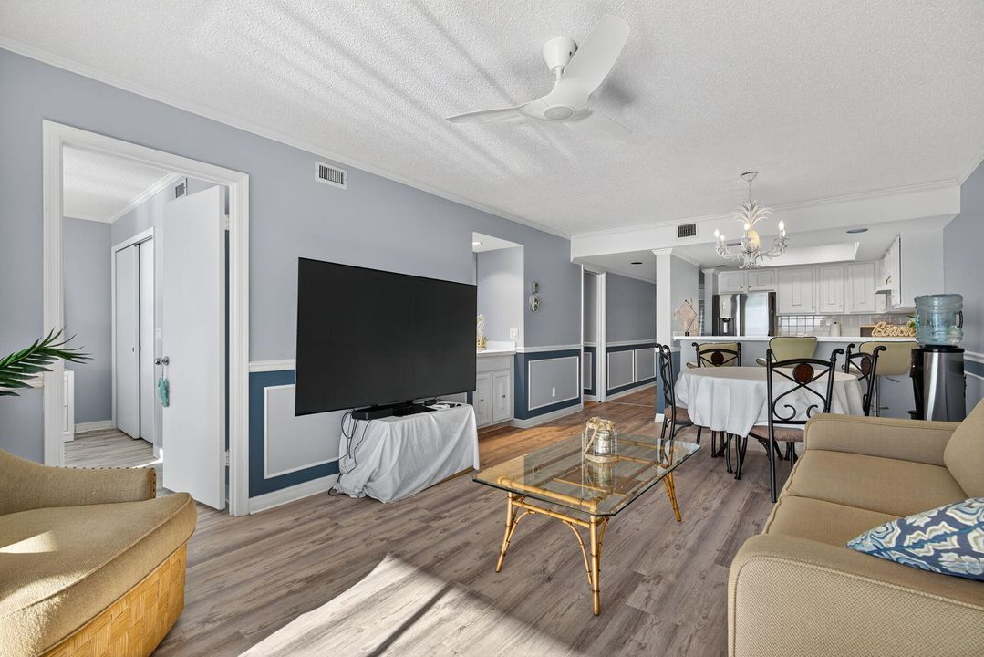 For Rent: $5,100 (2 beds, 2 baths, 970 Square Feet)