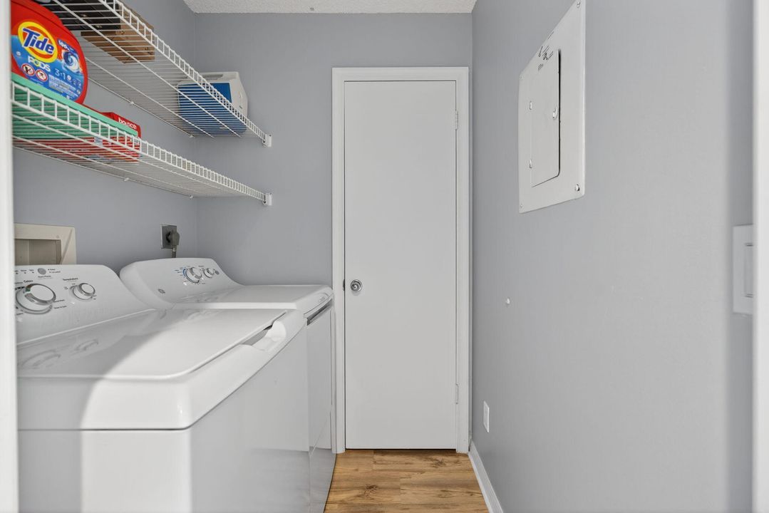 For Rent: $5,100 (2 beds, 2 baths, 970 Square Feet)