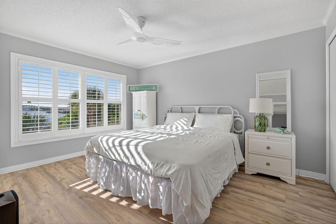 For Rent: $5,100 (2 beds, 2 baths, 970 Square Feet)