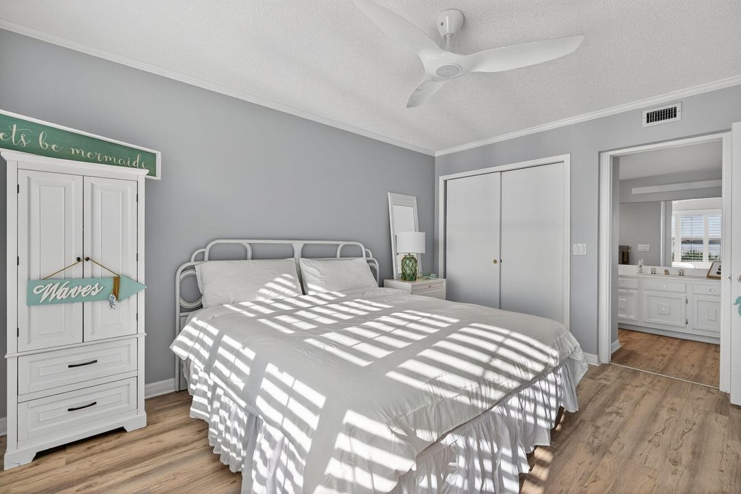 For Rent: $5,100 (2 beds, 2 baths, 970 Square Feet)