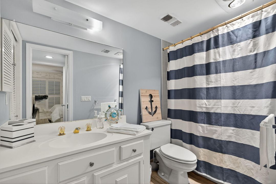 For Rent: $5,100 (2 beds, 2 baths, 970 Square Feet)