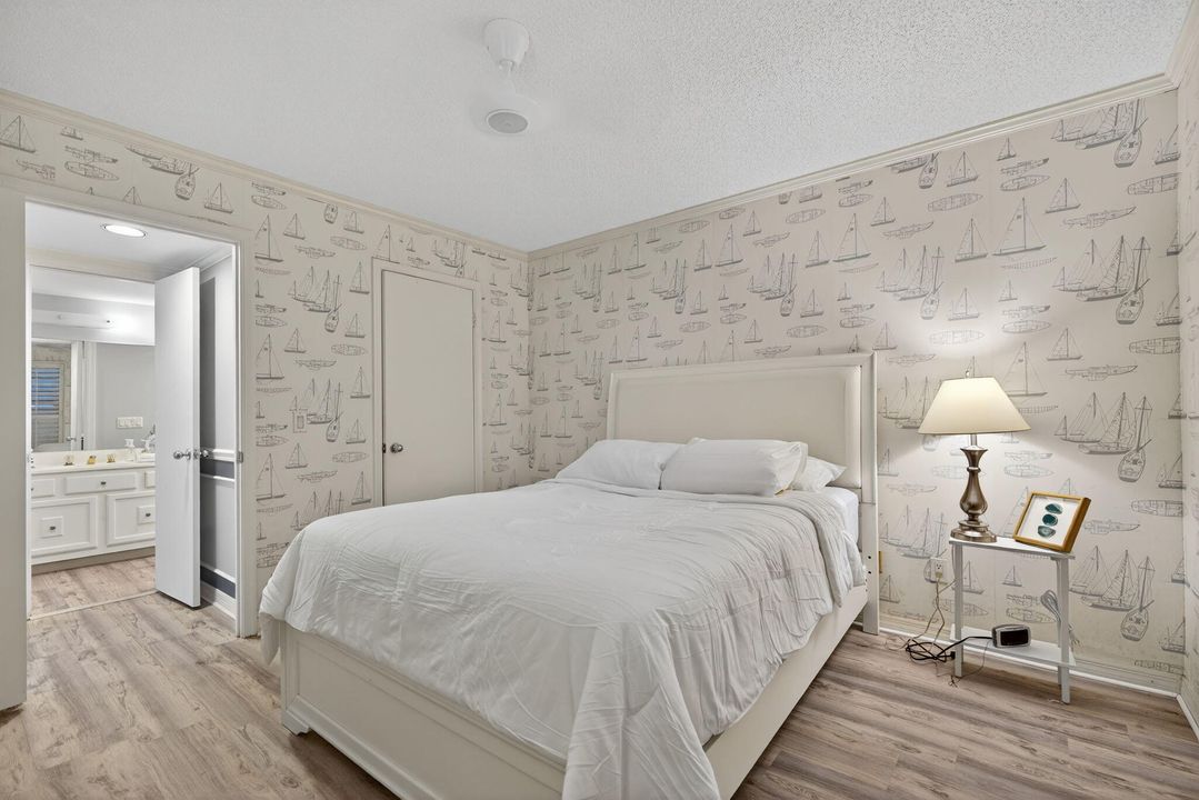 For Rent: $5,100 (2 beds, 2 baths, 970 Square Feet)