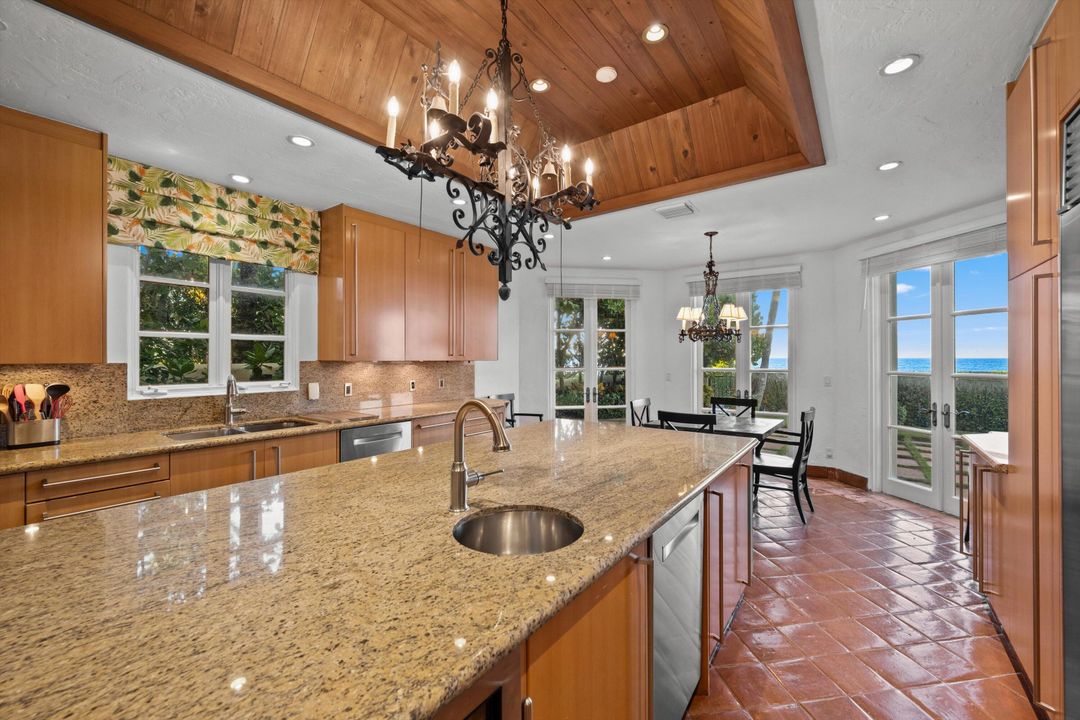 For Rent: $80,000 (6 beds, 6 baths, 5410 Square Feet)