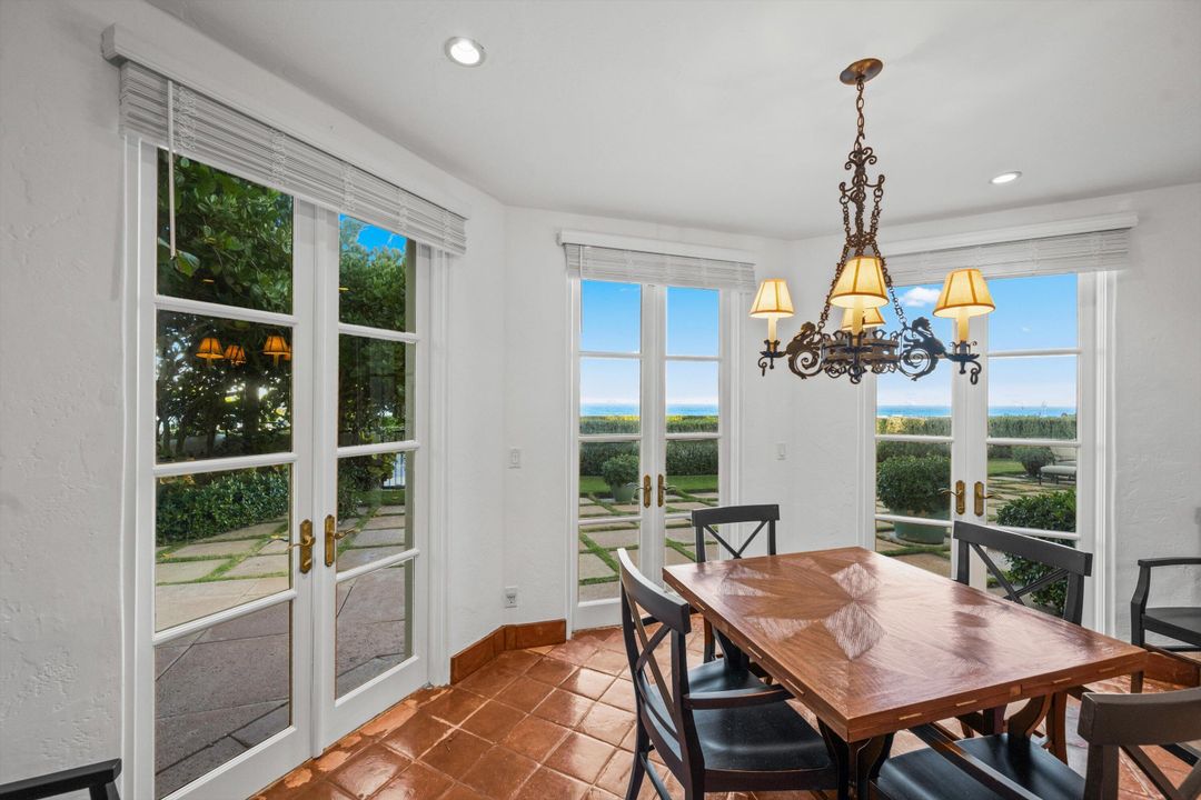 For Rent: $80,000 (6 beds, 6 baths, 5410 Square Feet)