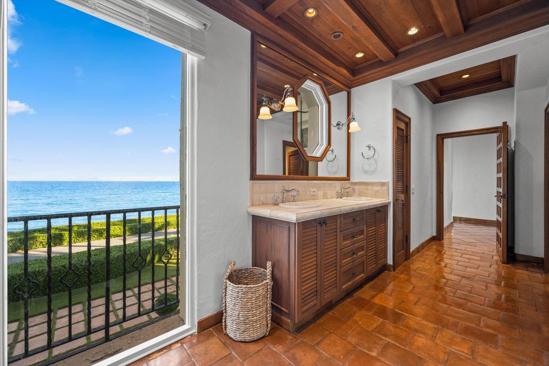 For Rent: $80,000 (6 beds, 6 baths, 5410 Square Feet)