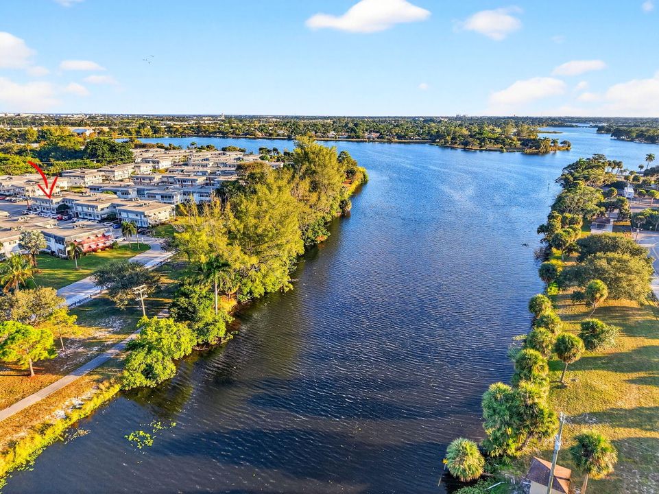 待售: $93,325 (1 贝兹, 1 浴室, 734 平方英尺)